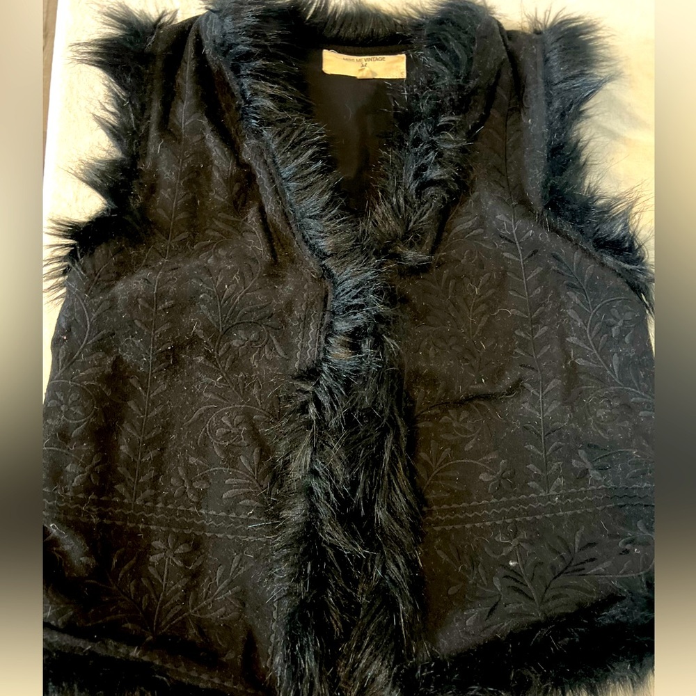 Miss Me Vintage faux fur vest embroidery pattern size S